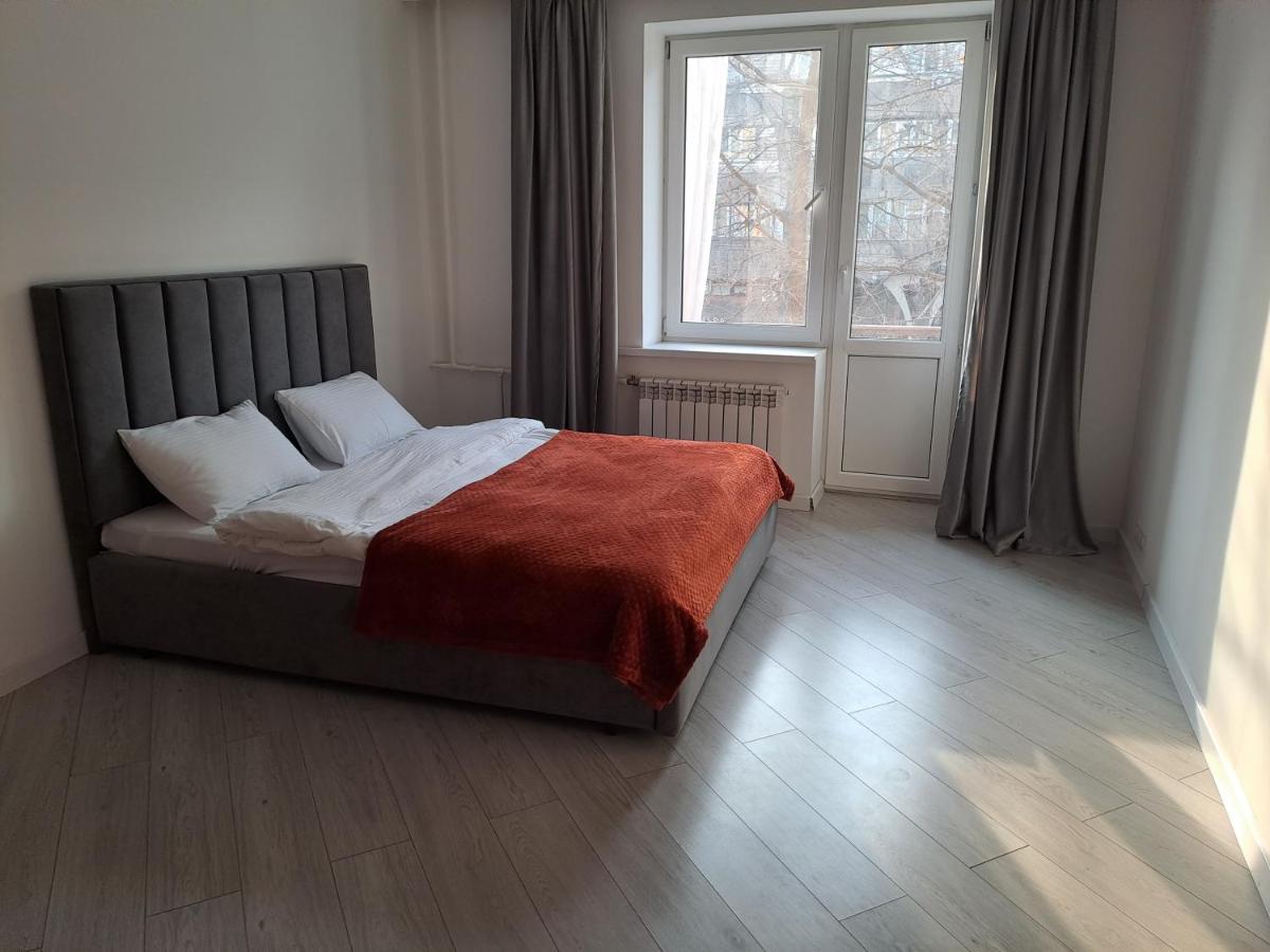 Уютная Квартира На Мира Almaty Ngoại thất bức ảnh